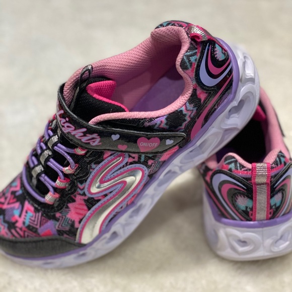 Skechers Girls' S Lights Heart Sneaker Black/Multi - Picture 4 of 7